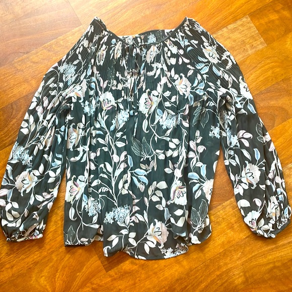 BNWOT Lauren Conrad floral sheer light blouse. - Picture 2 of 13